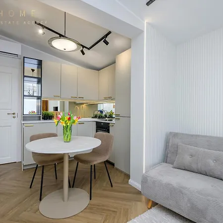Apartment Cozy Old Town With Free Parking, Ac & Kitchen