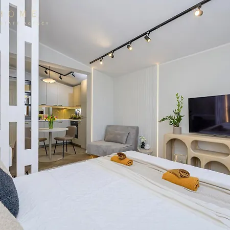 Apartment Cozy Old Town With Free Parking, Ac & Kitchen Tallinn