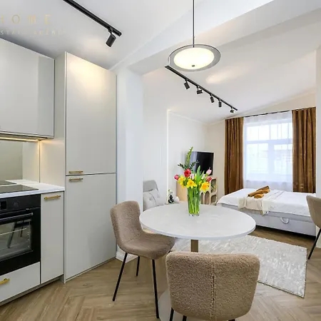 Apartament Cozy Old Town With Free Parking, Ac & Kitchen
